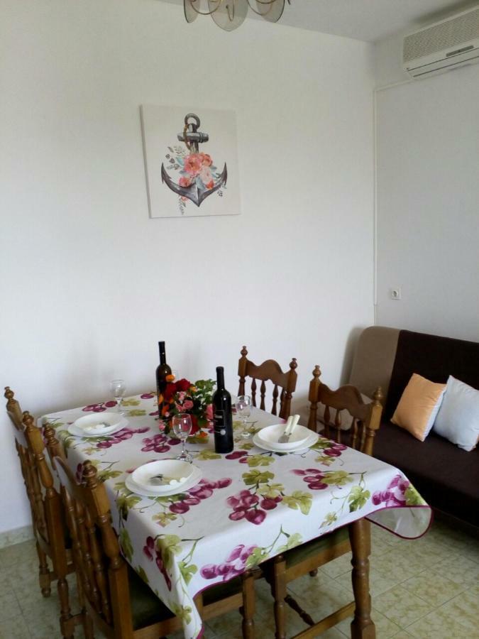 Apartman Knapic Koromačno Buitenkant foto
