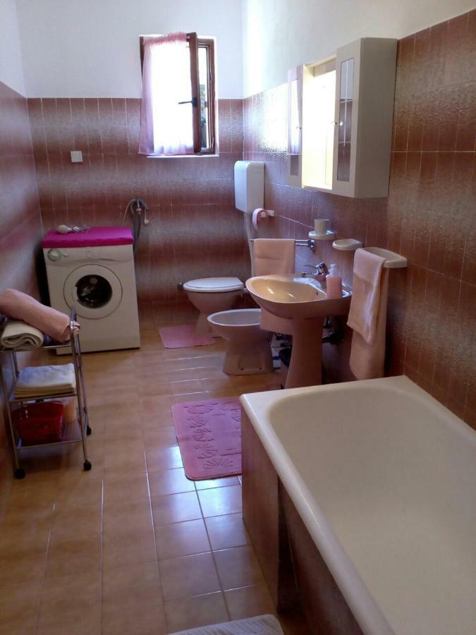 Apartman Knapic Koromačno Buitenkant foto